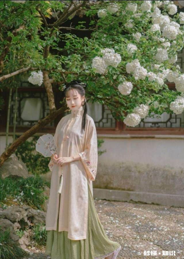 昨天早上得知女朋友意外怀孕了她很焦虑，我该如何缓解她的心情