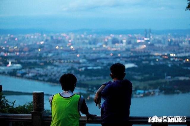 黄磊对学生这么严肃,为什么唯独对张艺兴如此温柔