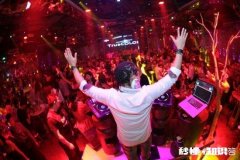 晚上去酒吧玩，朋友圈应该怎么发