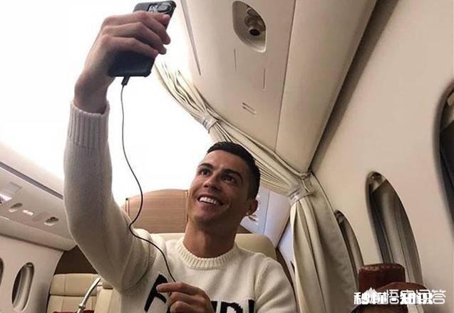 C罗晒飞机上自拍照被莱因克尔指责，对此你怎么看