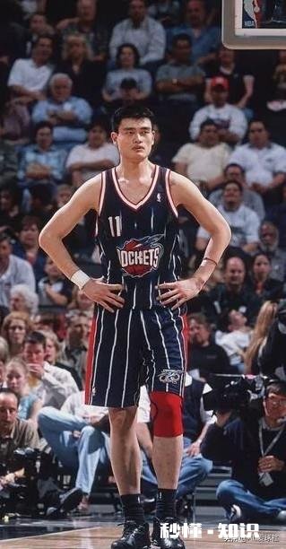 你认为历史上中锋谁才能限制奥尼尔