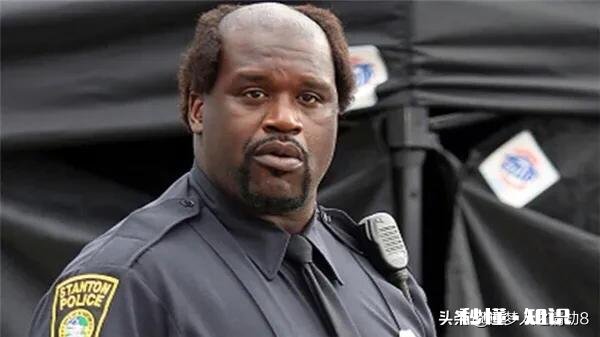 你认为历史上中锋谁才能限制奥尼尔