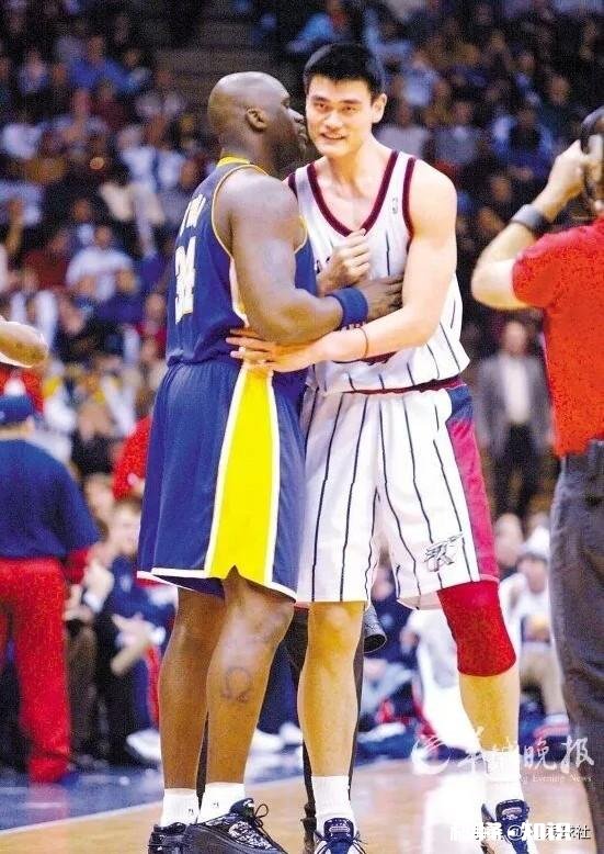 你认为历史上中锋谁才能限制奥尼尔