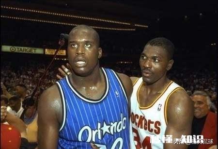 你认为历史上中锋谁才能限制奥尼尔