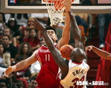 你认为历史上中锋谁才能限制奥尼尔