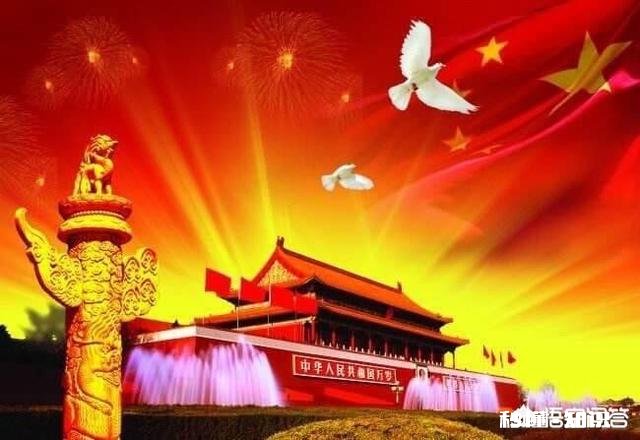 上联:群里藏龙卧虎，都是谁