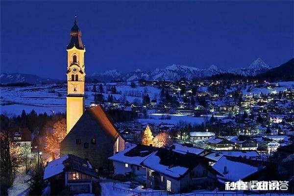 想暑假和老婆去欧洲游，由于假期有限，只能选择报团出游，有什么好推荐