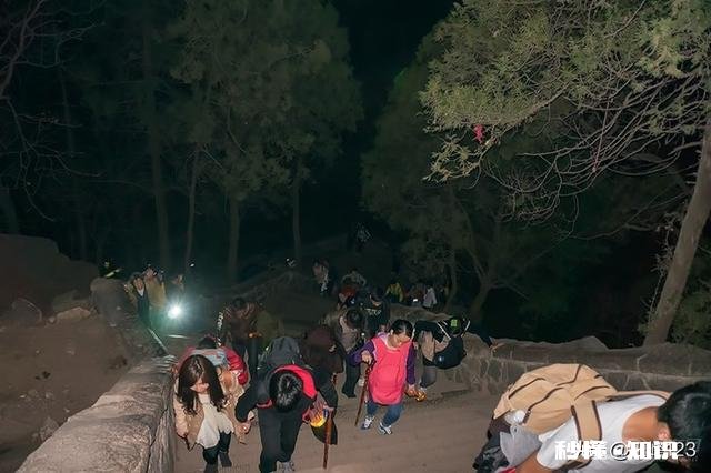 大家分享一下第一次爬泰山的经历