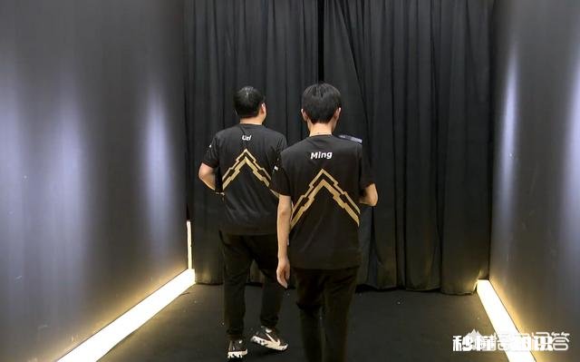 RNG虽然赢了IG,可Uzi病情彻底爆发,离退役不远了,你怎么看