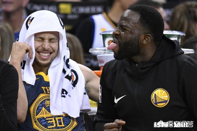 勇士120-116独行侠，杜兰特在关键时刻投中三分后格林却怒吼他，这是为什么