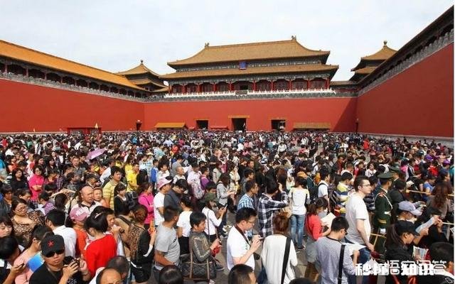 景区已经人山人海，如何拍一张有逼格的照片