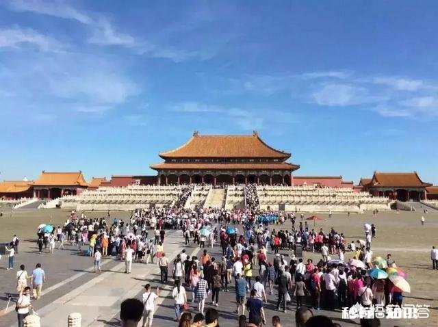 景区已经人山人海，如何拍一张有逼格的照片