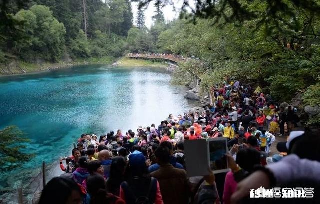 景区已经人山人海，如何拍一张有逼格的照片