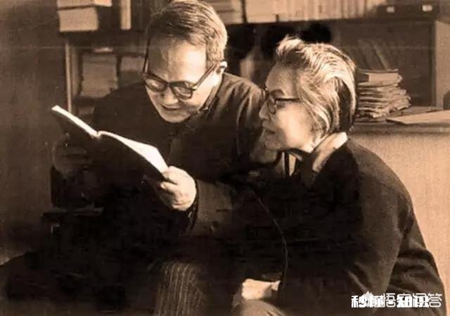 结合小说《围城》，谈谈你对钱钟书“幽默”文风的理解