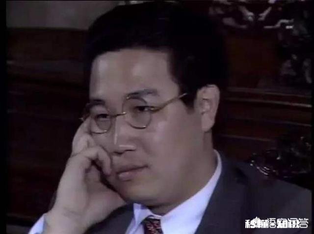 结合小说《围城》，谈谈你对钱钟书“幽默”文风的理解