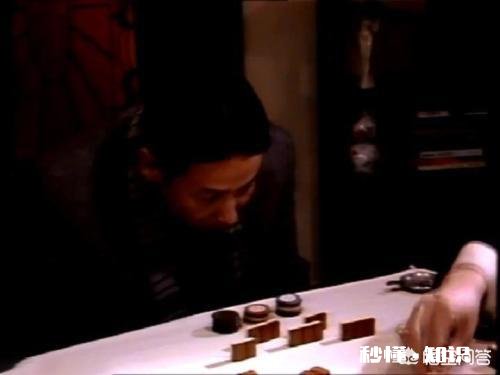 结合小说《围城》，谈谈你对钱钟书“幽默”文风的理解