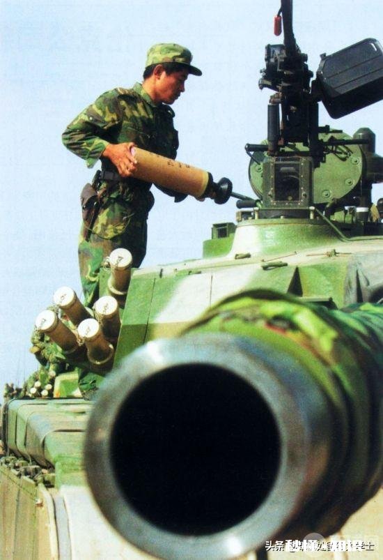 坦克炮发射的穿甲弹威力究竟如何