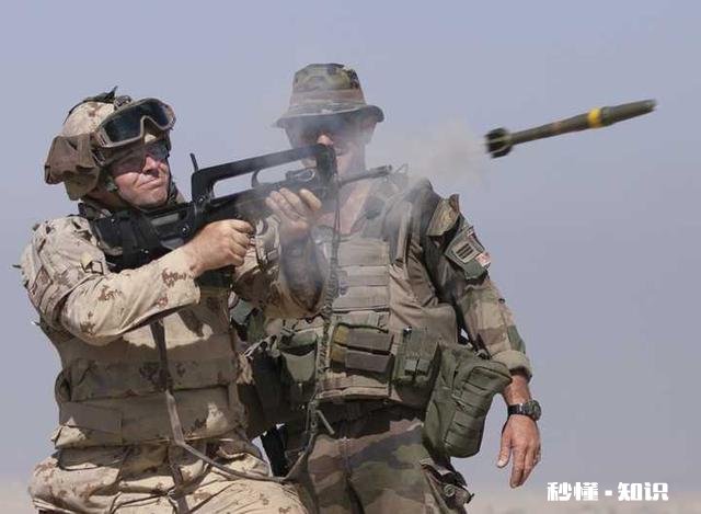 如果枪榴弹填装的时候一不小心装了实弹而非空包弹，会怎么样