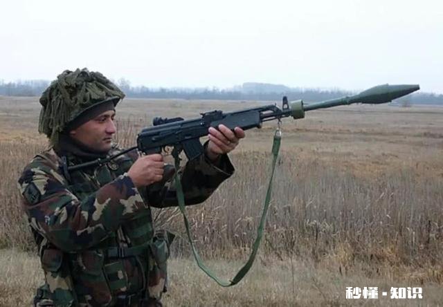 如果枪榴弹填装的时候一不小心装了实弹而非空包弹，会怎么样