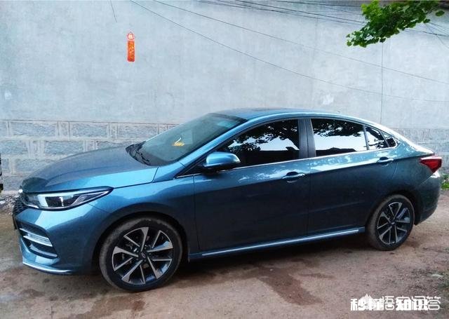 艾瑞泽GX1.5T顶配，和荣威i 6 1.5顶配哪个好