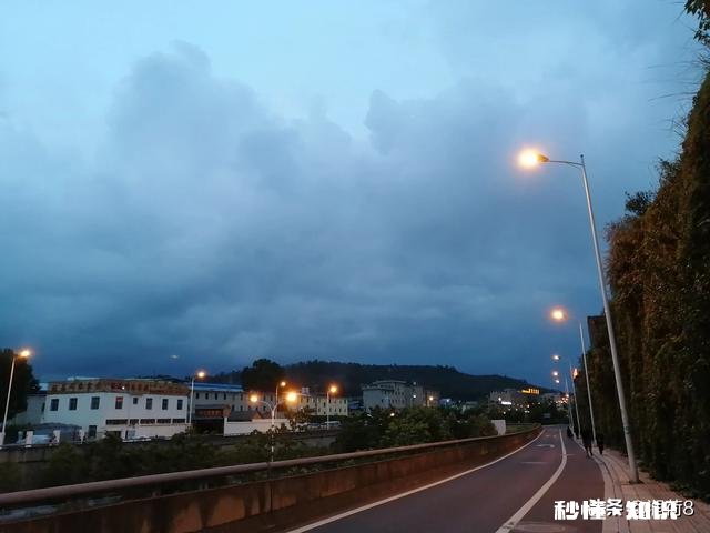 定居是重庆好还是成都好昆明