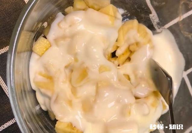 如何用面包做出一份创意早餐