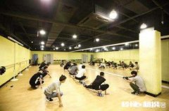 娱乐公司的练习生，每天都要干什么