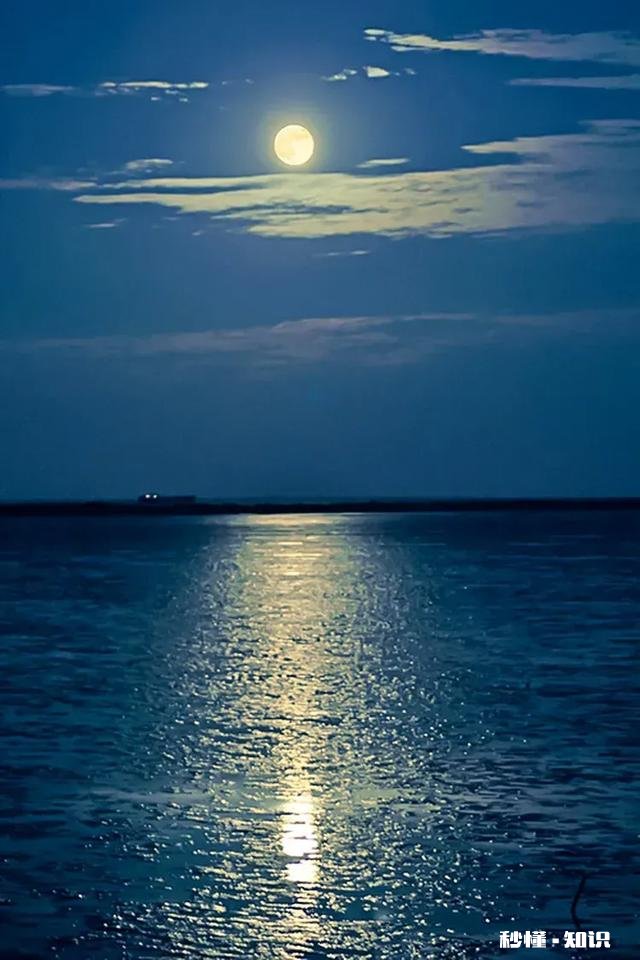 上联，海上升明月。下联怎么对