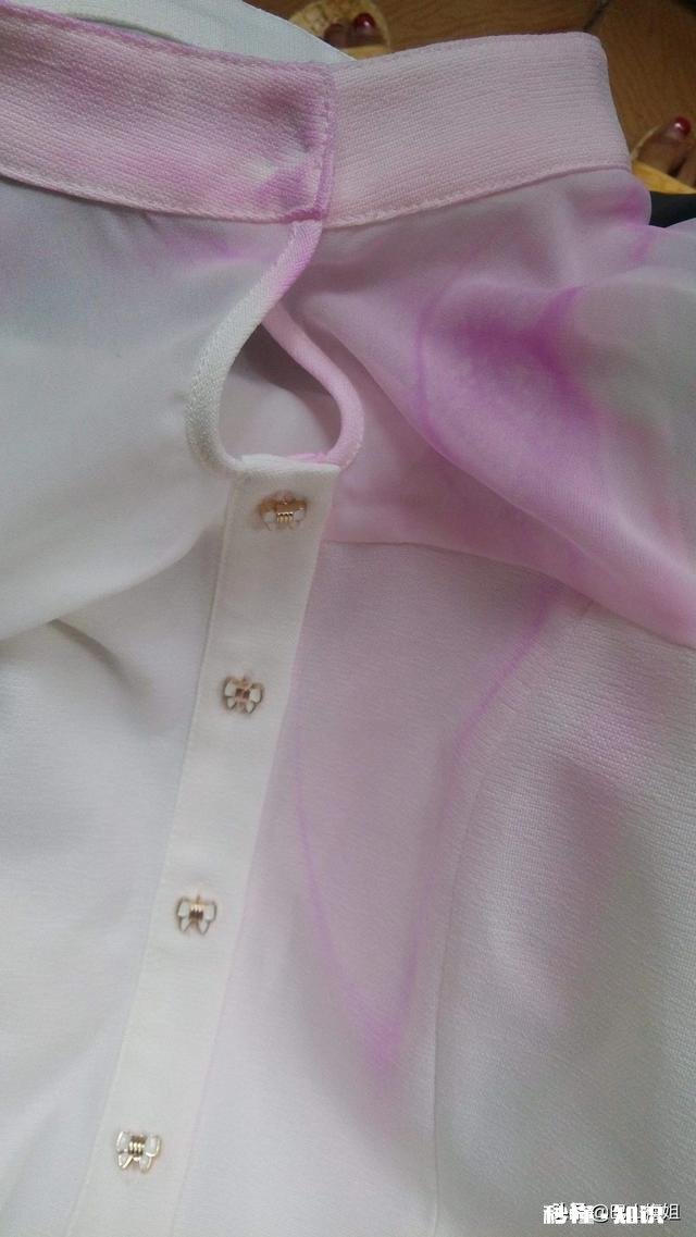 衣服泡的发黄怎么处理