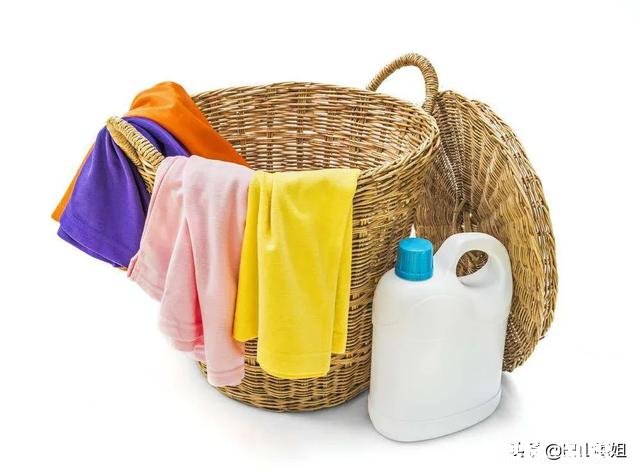 衣服泡的发黄怎么处理