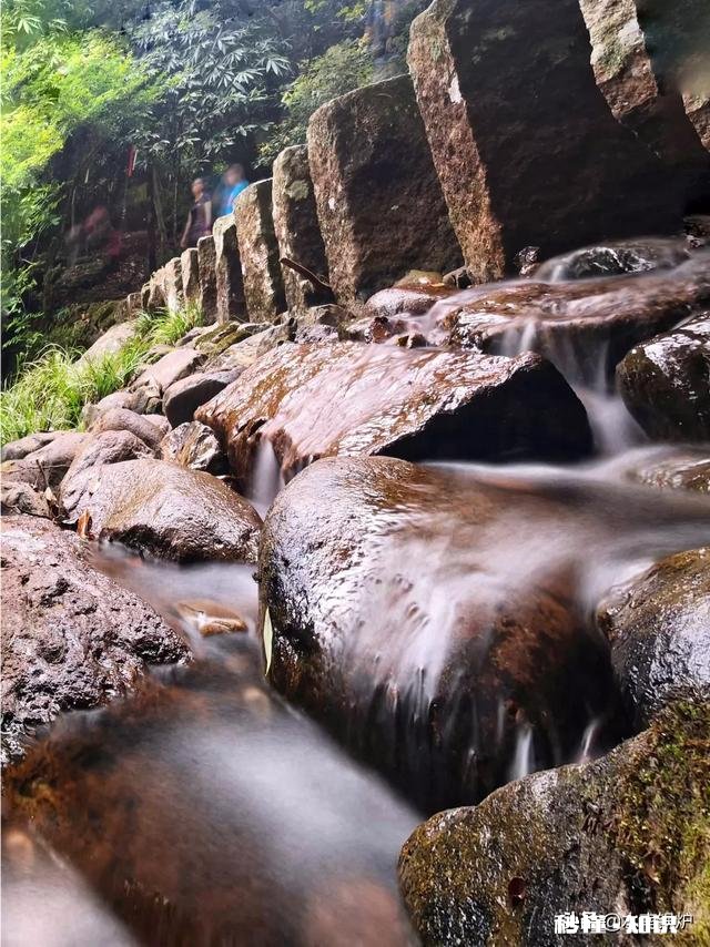 怎样拍摄出流水的动感