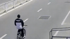 #如何以头条好友网名“手腕朝内”创作一首藏头诗#