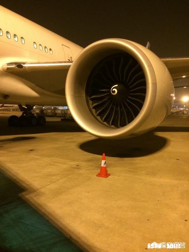 上联：行人要走人行道。下联怎么对