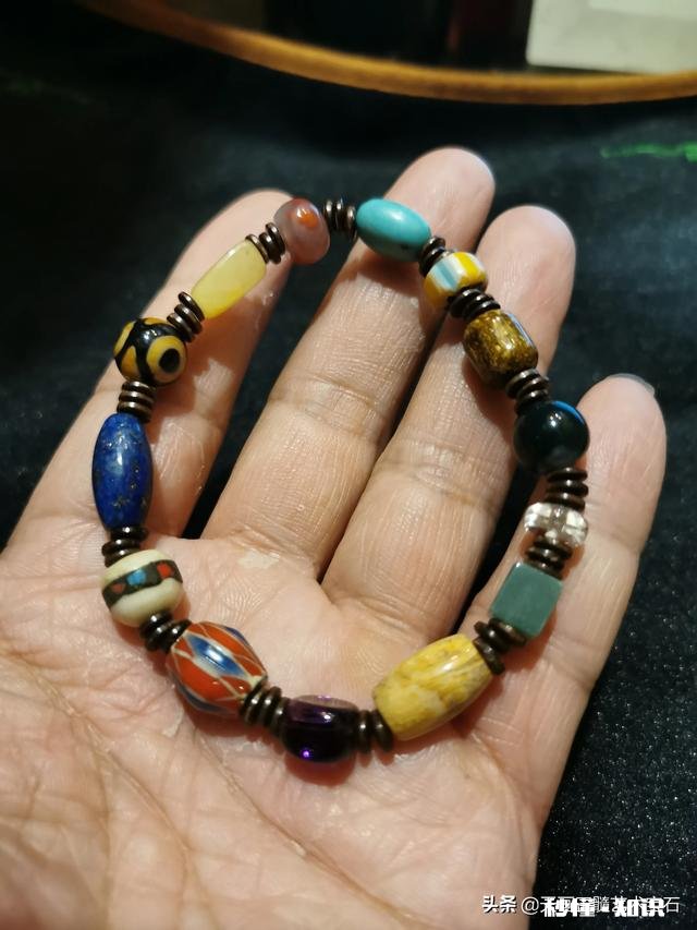 为什么这条核雕手串象的脸上会有细小的纹路，怎么盘也盘不亮