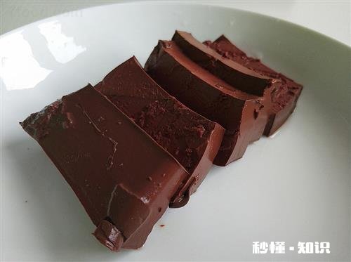 以前的猪血一夹就碎，现在的猪血不易碎而且口感很嫩，真的能吃吗