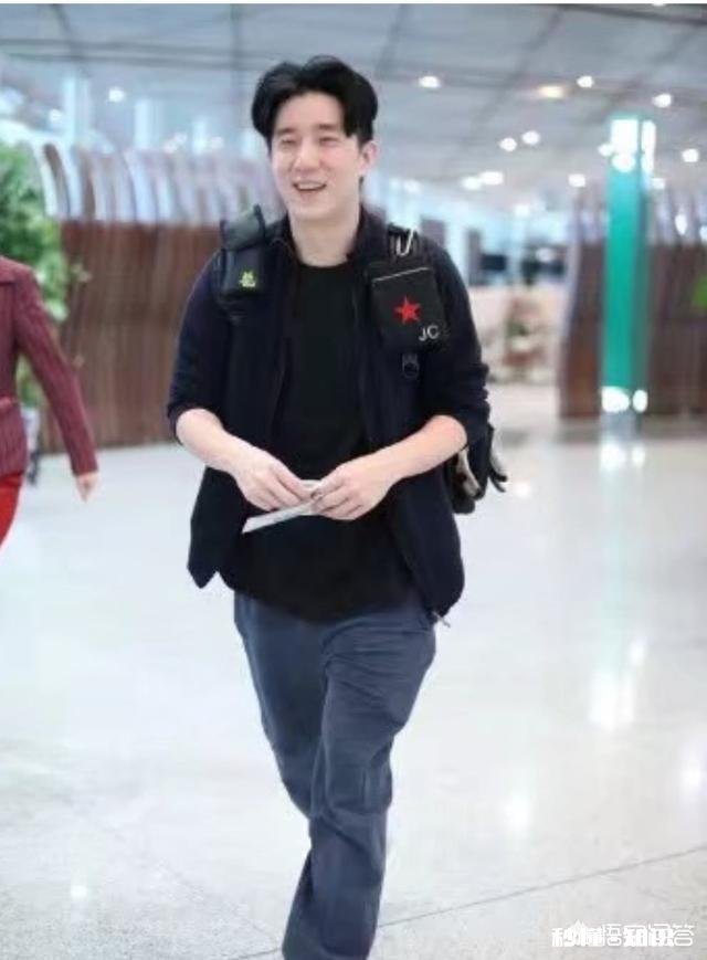 想要进入娱乐圈都需要具备一些什么条件和背景