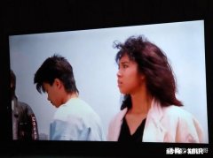 女儿一见我进房间就合上笔记本电脑。父母应该如何正确处理青春期孩子的上网问题