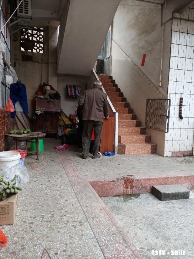 本人79年农村的因创业失败离异了,家有父母要照顾,该怎么办