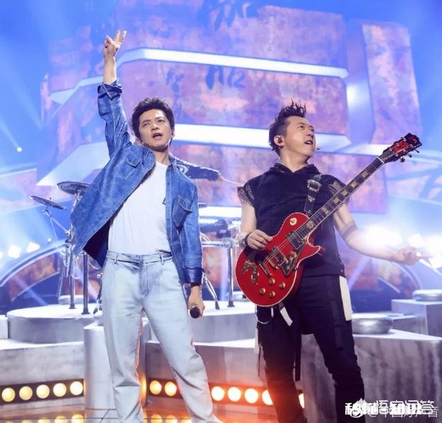 如何评价新一季《中国好声音》四位男导师在开场的演出大家觉得谁表现最好