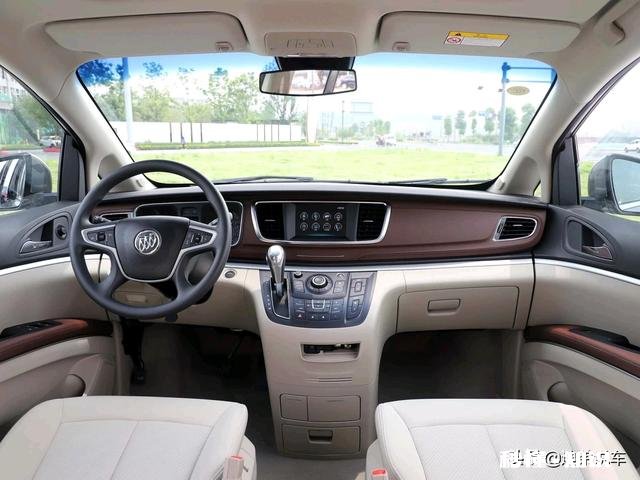 艾力绅、gl8哪个好开