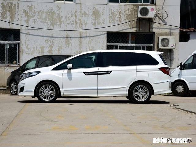 艾力绅、gl8哪个好开