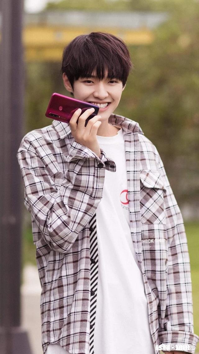 刚刚分手一天,她已经和别的男的约会去了。我该怎么做