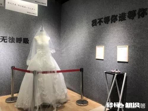 刚刚分手一天,她已经和别的男的约会去了。我该怎么做