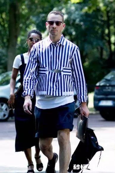 40岁左右的职场男士适合什么样子的衬衫呢