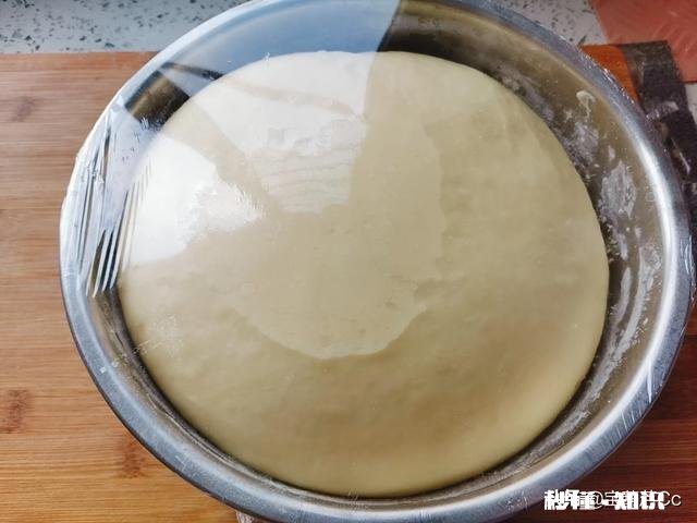 做吐司,手工和面好还是面包机和面好