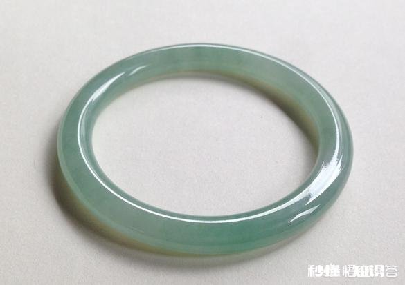 翡翠手镯如何分类