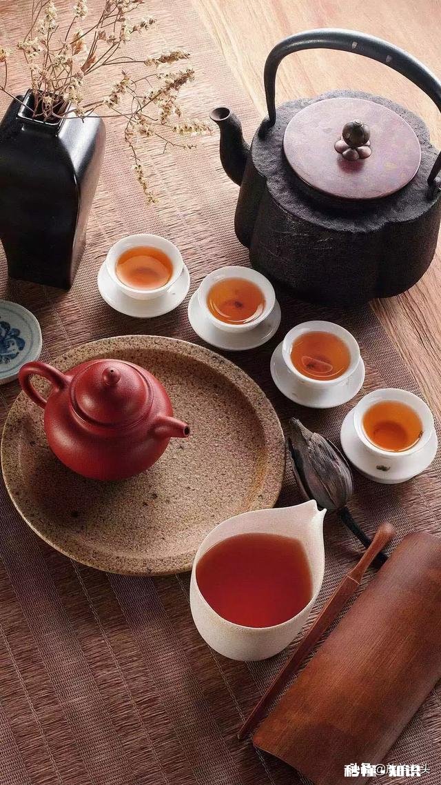 你觉得一天当中哪个时间段最无聊，哪个时间段最温馨