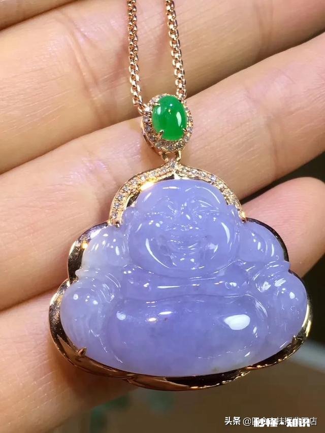 翡翠手镯戴左手还是右手合适为什么