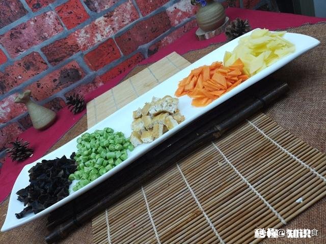 各个地方的臊子面做法有哪些不同请试举1例