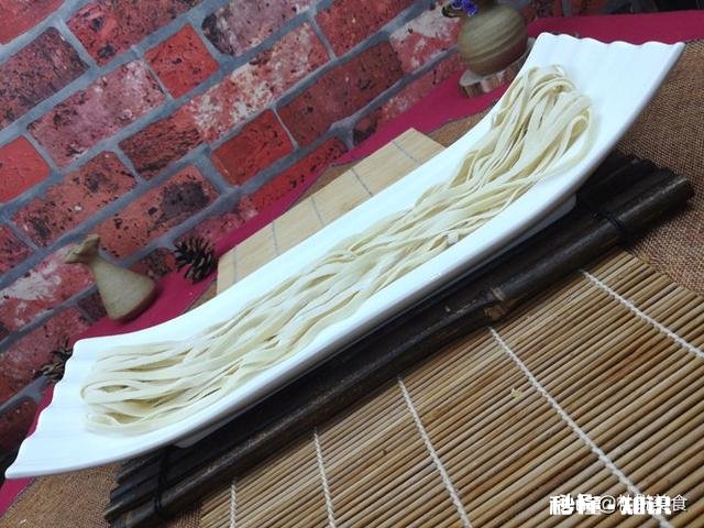 各个地方的臊子面做法有哪些不同请试举1例